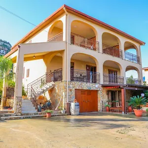 Giardino Dei Cedri Bed & Breakfast